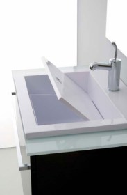 Lavabo Zeus con tavola aperta con mobile colore wengè e top in cristallo