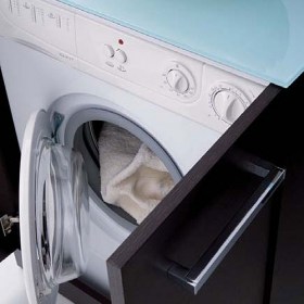 Mobile porta lavatrice 69x60 a due ante in legno Aurora con due ante aperte per ogni tipo di lavatrice