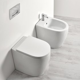 Sanitari Altezza H50 Terza Età Senza Brida con Copri water Slim