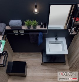 Ambiente con Lavabo GHOST sospeso di Xilon e Mensole Skema