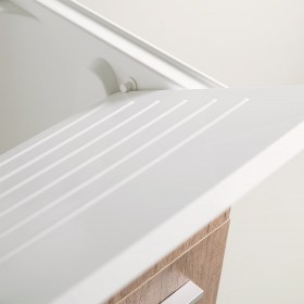 Tavola in resina posizionata su vasca PP 