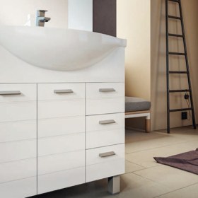 lavabo in ceramica con mobile a terra per collezione Rigo1 da 105