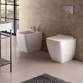 Sanitari Bagno KIUB di Hidra Ceramica A Terra Traslati